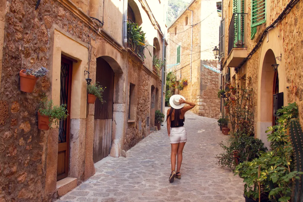  Spazieren Sie durch die Stadt Valldemossa auf der Insel Palma de Mallorca